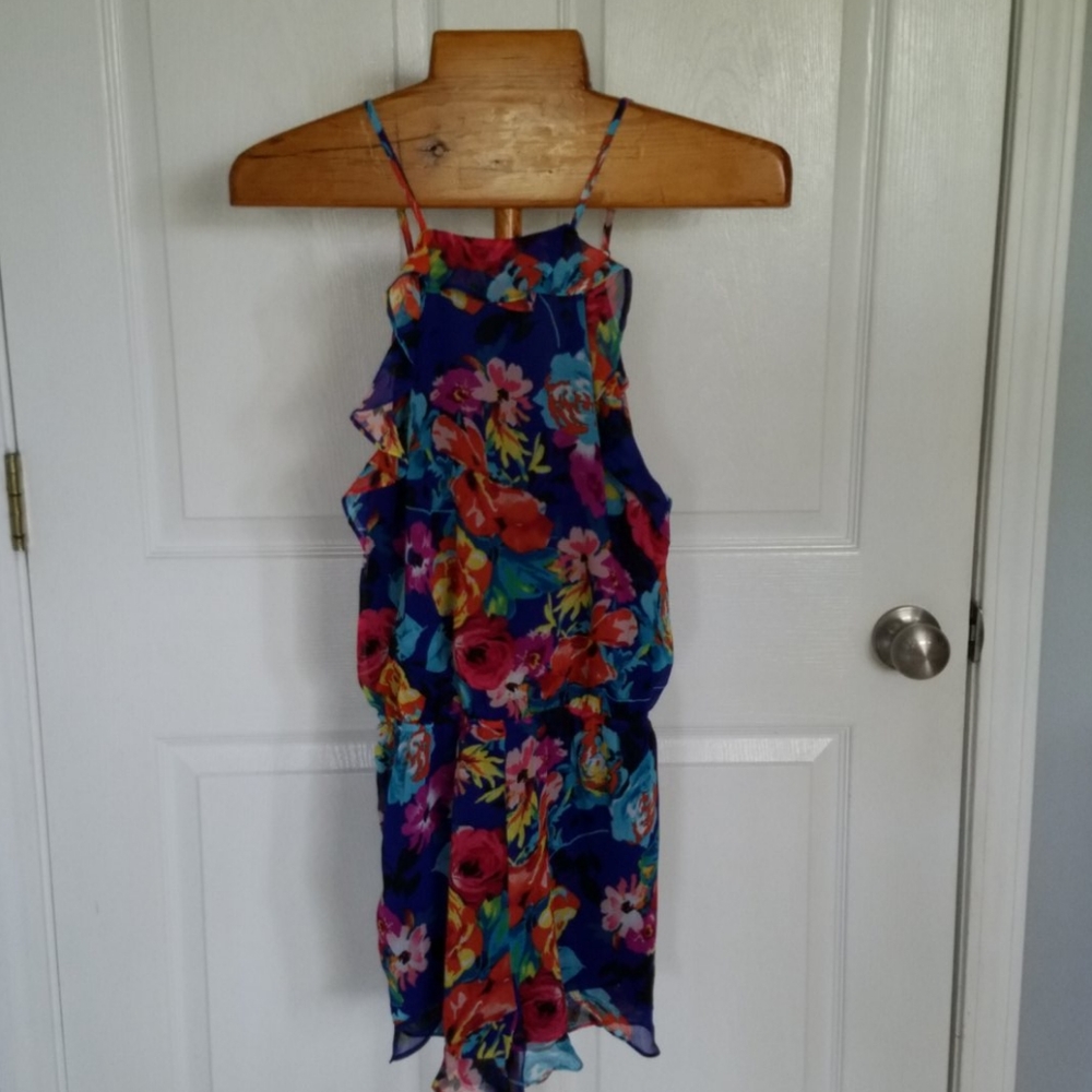 New Floral romper size small